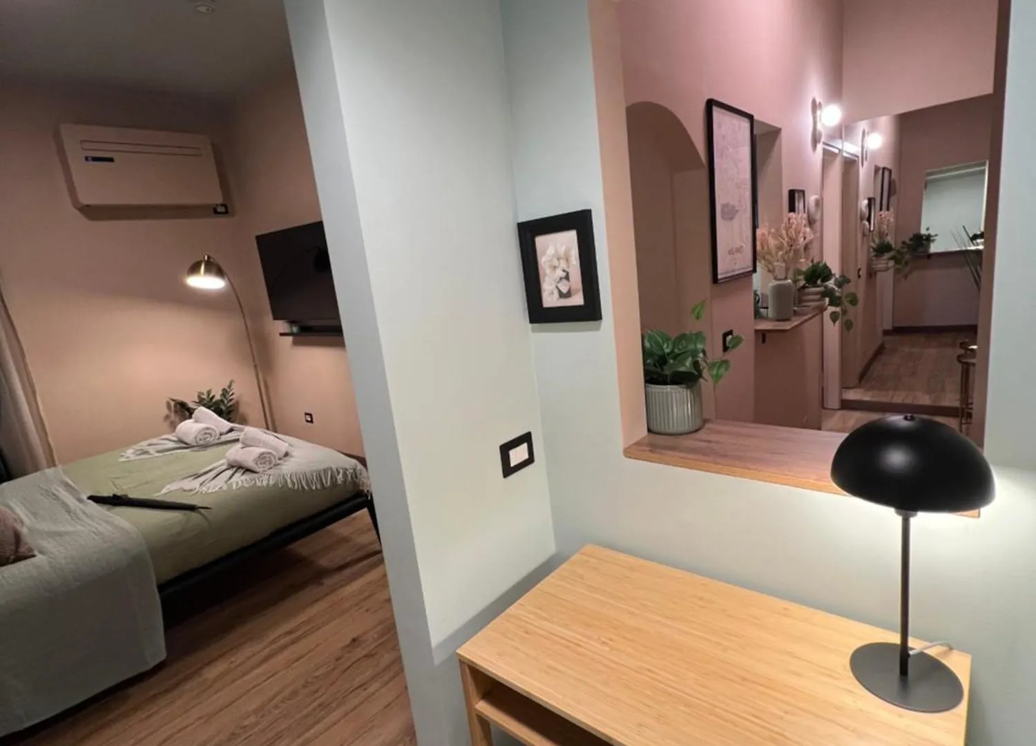 Charme And Cozy Apartment 3 Km Away From Duomo Milan Italy