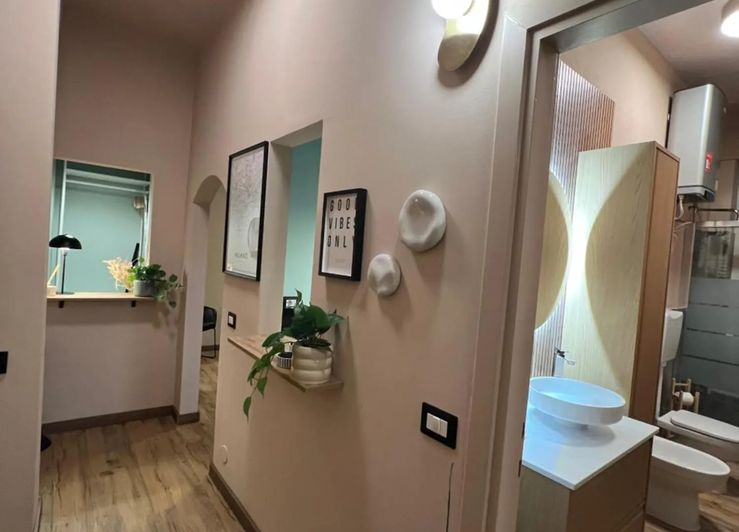 Charme And Cozy Apartment 3 Km Away From Duomo Milan Italy
