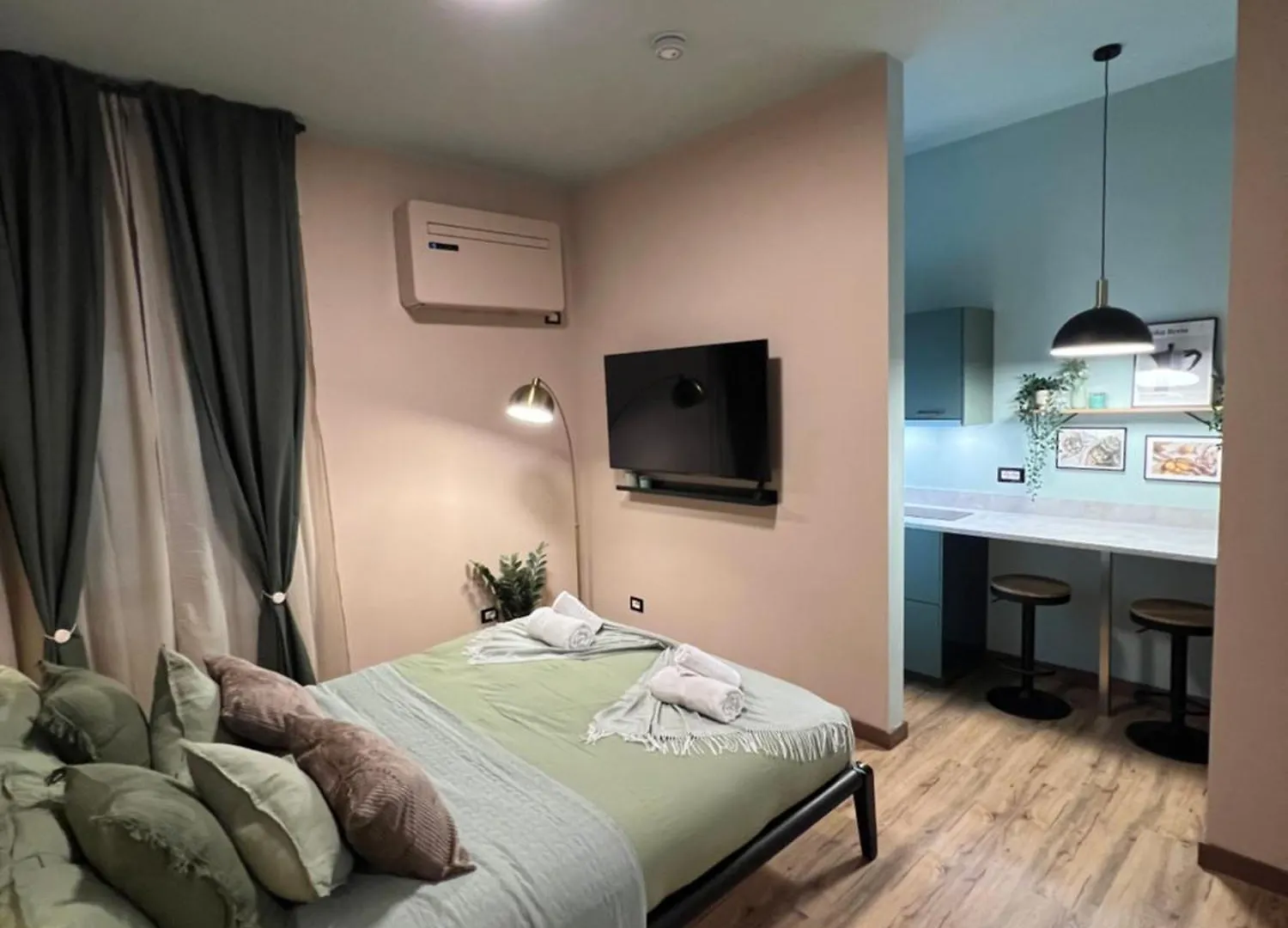 Charme And Cozy Apartment 3 Km Away From Duomo Milan Italy