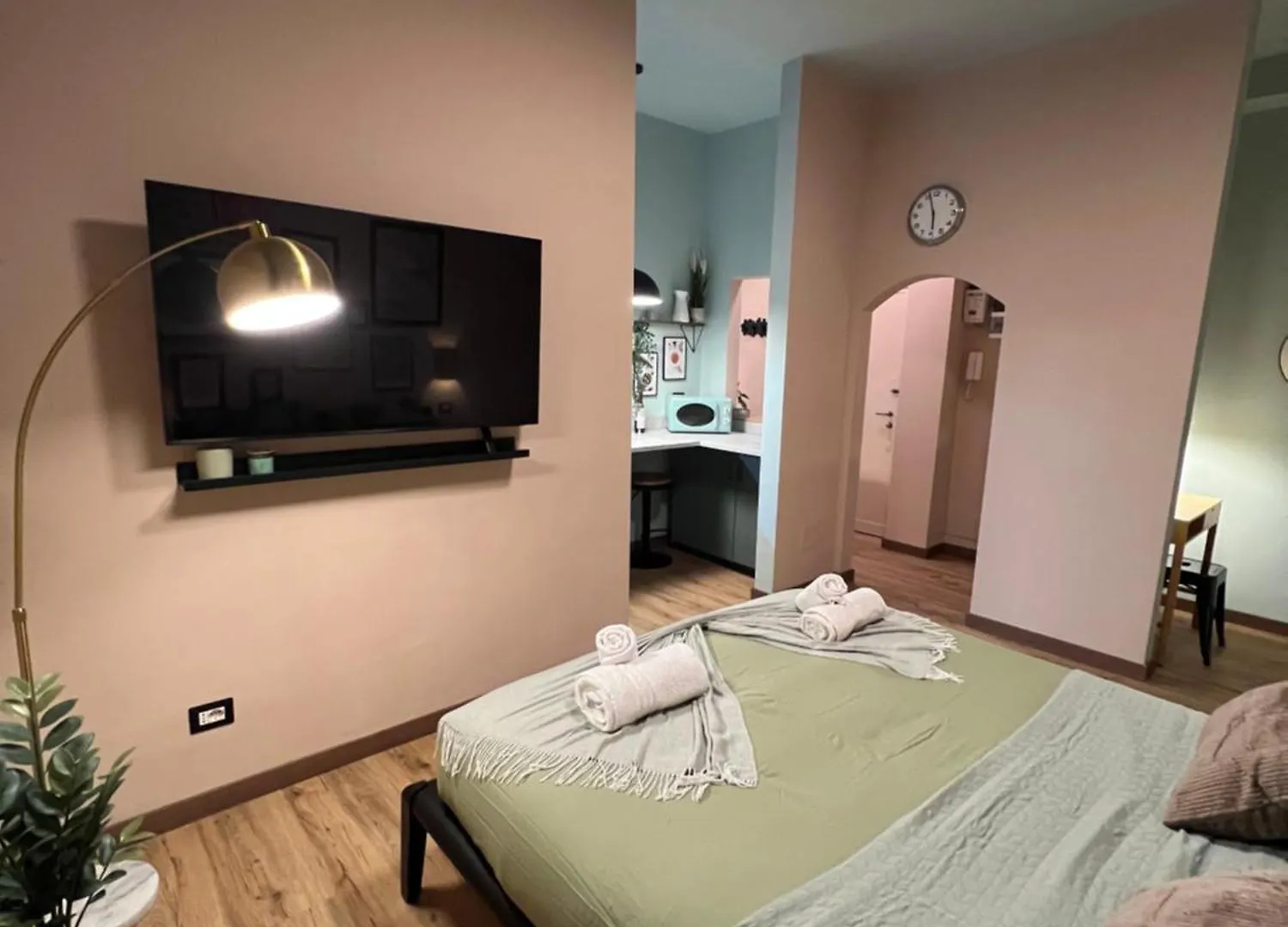 Charme And Cozy Apartment 3 Km Away From Duomo Milan 0*,  Italy
